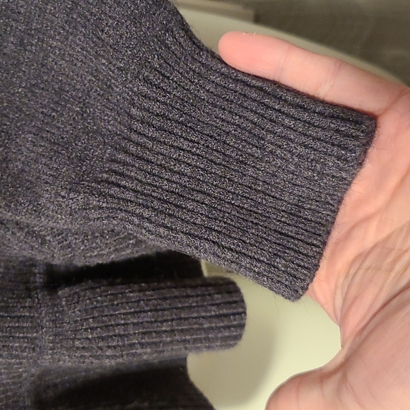 💝Maisie Grey Ruffle Knit Sweater - Picture 4 of 12